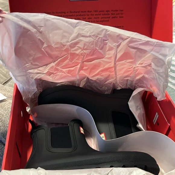 Hunter Matte Black Chelsea Ankle Boots - Picture 2 of 5